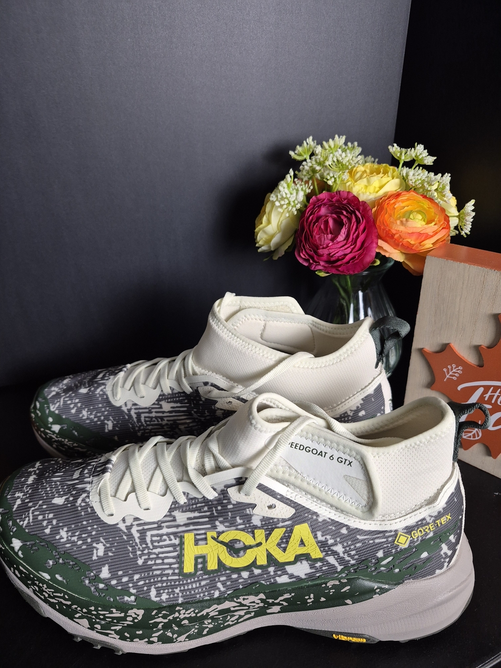 Hoka Speedgoat Mens GTX Trail Shoes in White, Green and Yellow. New! Size 11.5d